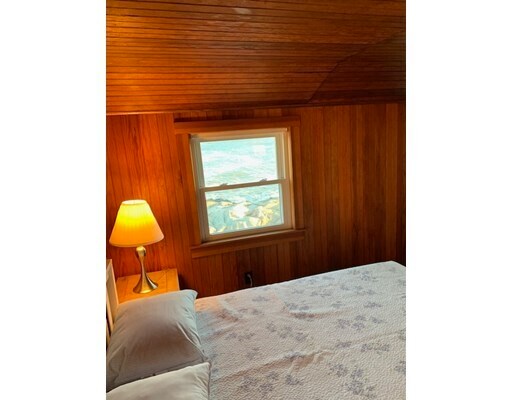 Building Photo - 10 Cove St