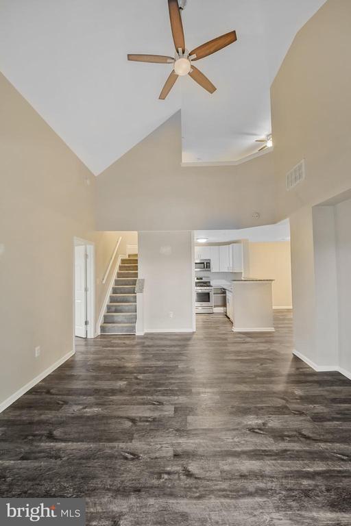 Building Photo - 1060 Gardenview Loop