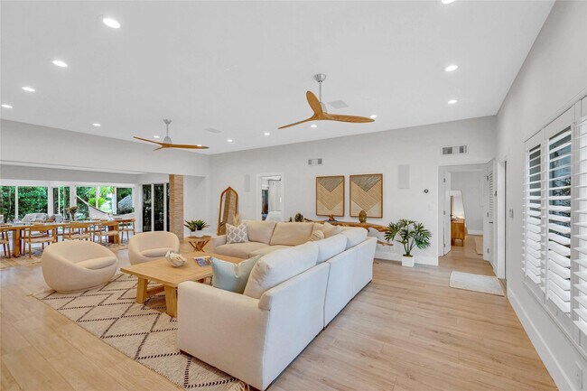 Building Photo - 1606 NE 18th Ave