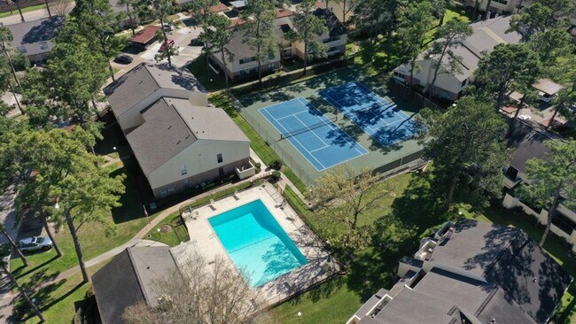 Building Photo - 14555 Wunderlich Dr