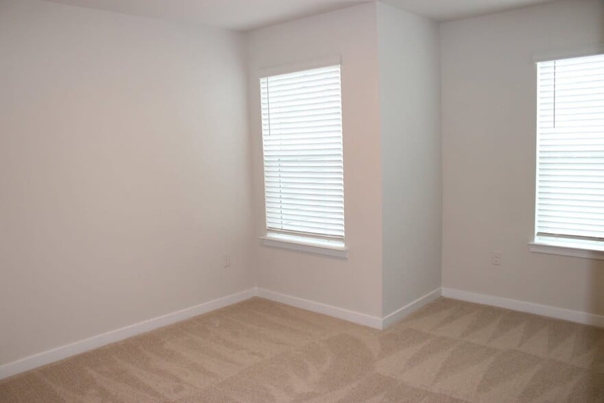 Building Photo - 1745 Lawder Cir