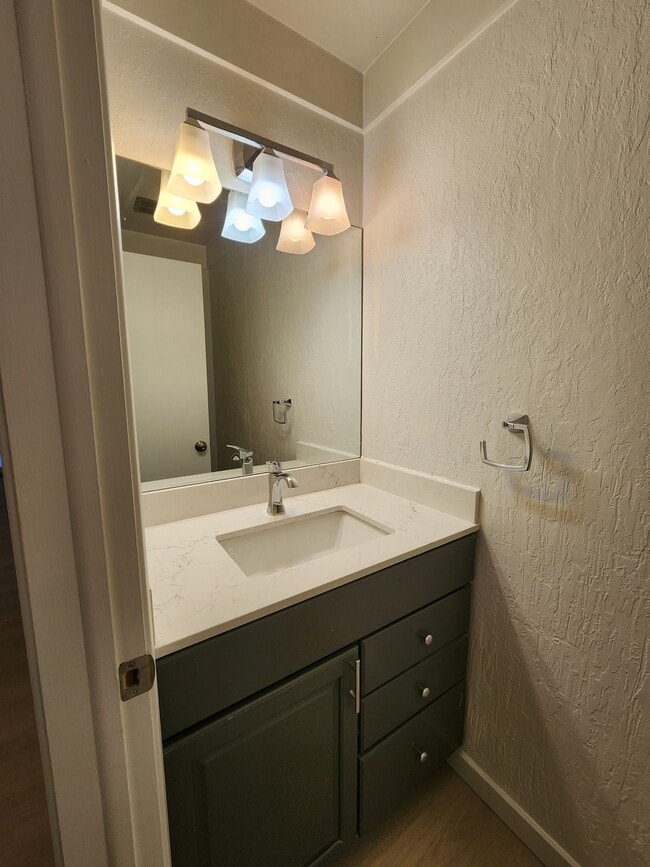 Building Photo - 5954 Village Dr