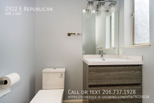 Building Photo - 2922 E Republican-