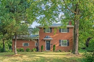 Building Photo - 2938 Sherwood Rd