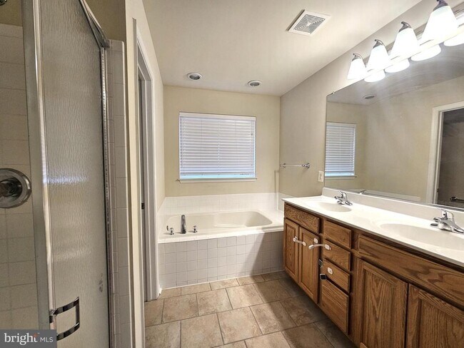 Building Photo - 6125 Hot Spring Ln