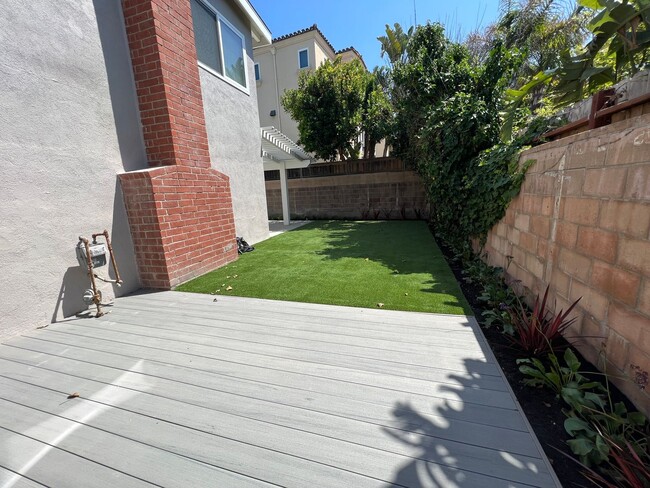 Building Photo - Pierpont Beach House for Lease!
