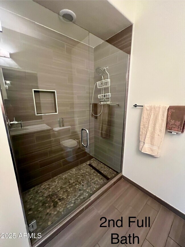 Building Photo - 4803 N Woodmere Fairway