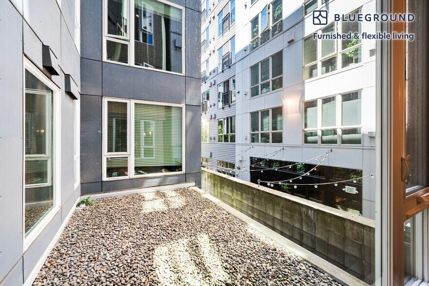 Building Photo - 1414 10th Ave