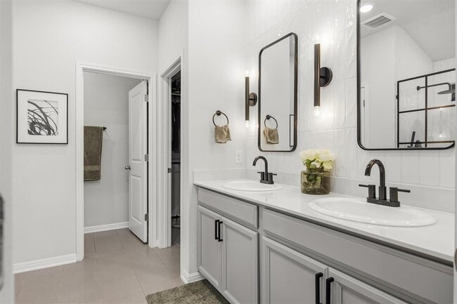 Building Photo - 6604 Coalinga Ln