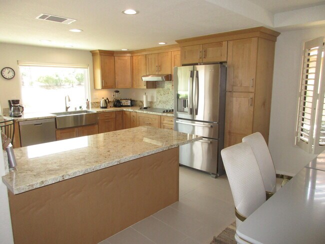 Building Photo - 85 Conejo Cir
