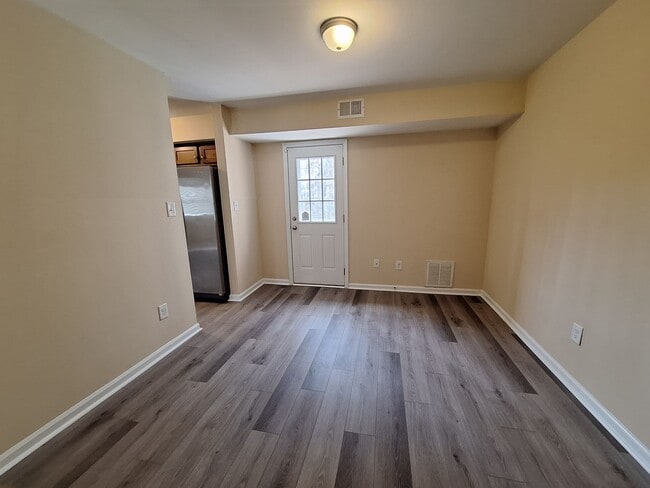 Building Photo - 408 Savage Dr