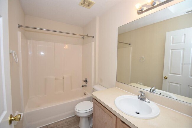 Building Photo - 15 White Deer Ln