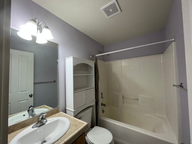 Building Photo - 4412 Valencia Dr