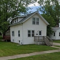 Building Photo - Available June 2026! 4 Bedroom House Close to Campus!