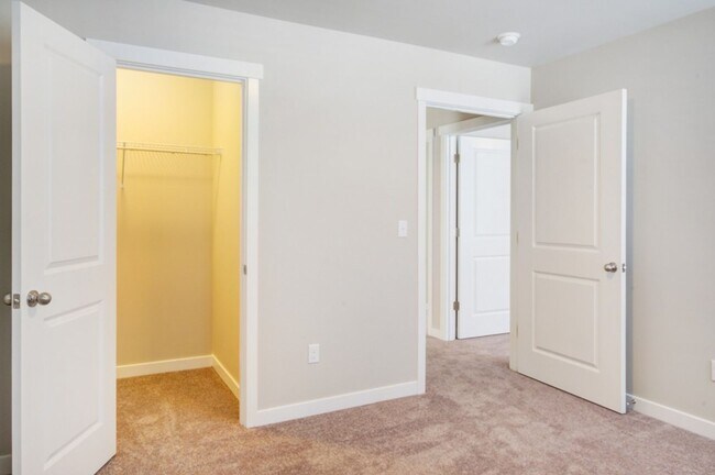 Building Photo - 4bd 2.5ba in LSSD