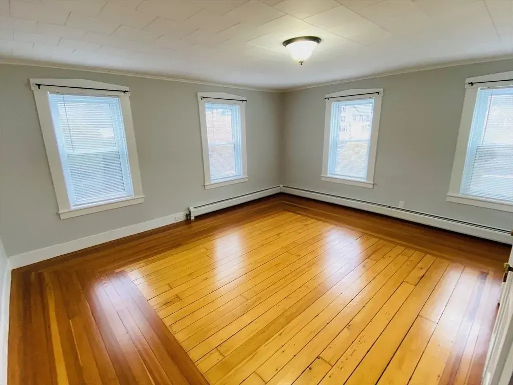 Building Photo - 197 Main St