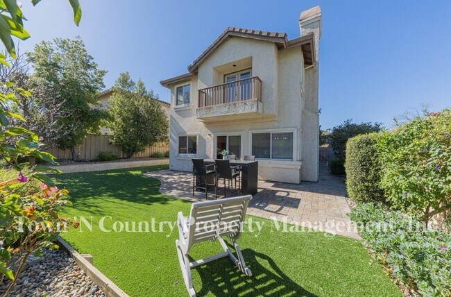 Building Photo - Luxury Las Palmas II Home with Upgrades, Flexible Living Space & Top School Districts