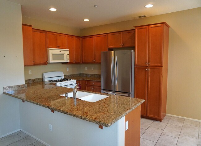 Building Photo - 27544 Papillion St