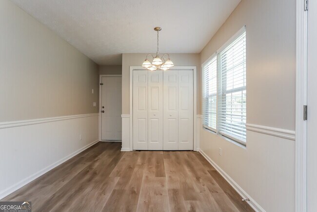 Building Photo - 139 Woodwind Way