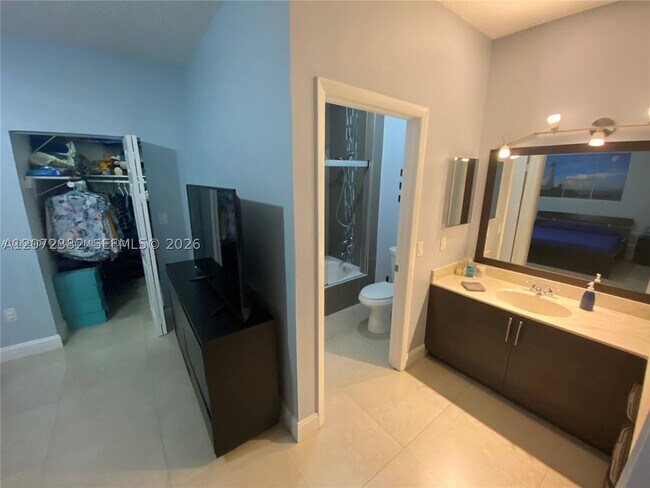 Building Photo - 8806 SW 130th Ct