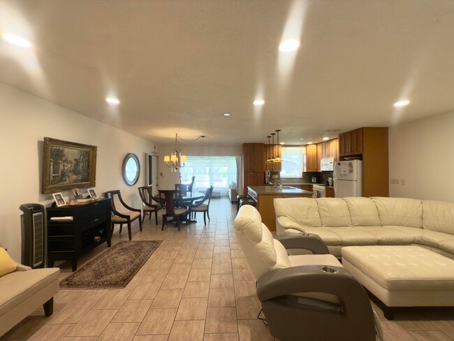 Building Photo - 1177 S Drive Cir