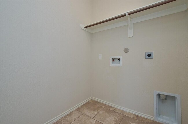 Building Photo - 12947 Taper Reach Dr