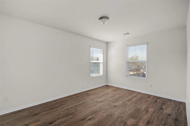 Building Photo - 416 Magnolia Ln