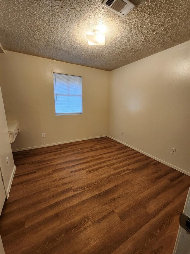 Building Photo - 6909 Cooper Ln