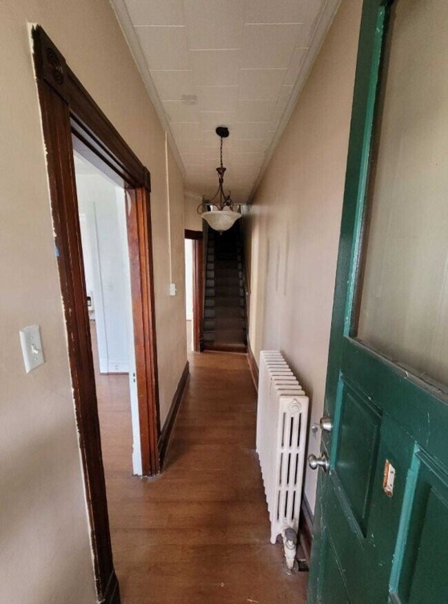 Building Photo - 211-213 Montgomery Avenue