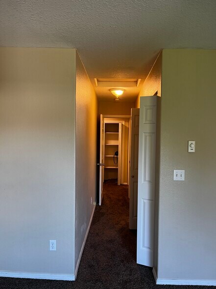 Building Photo - 3013 Main St