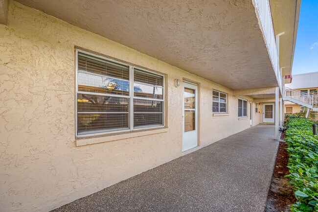 Building Photo - 10033 64th Ave N