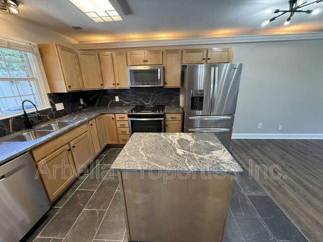 Building Photo - 1735 Blakewood Ct