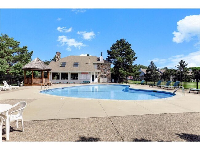 Building Photo - 3566 Blue Jay Way