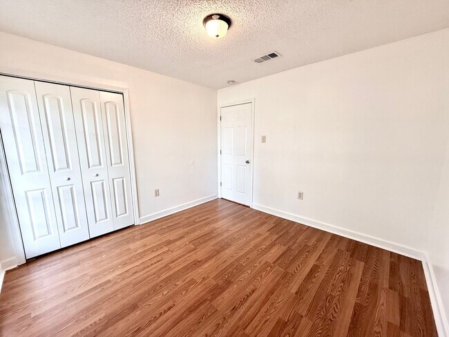 Building Photo - 16405 Patton Ave