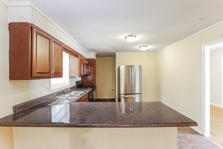 Building Photo - 6570 Elsie St