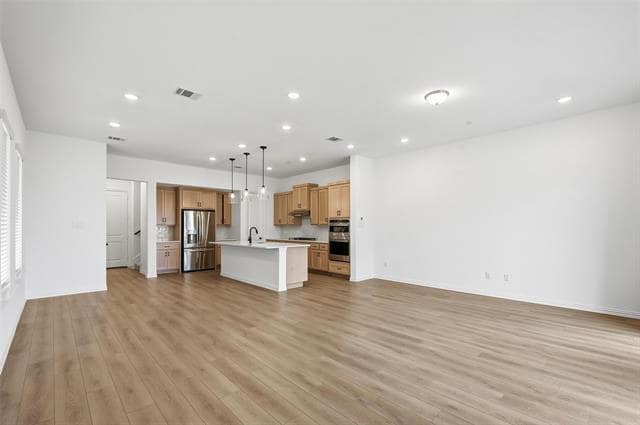 Building Photo - 1173 Doris May Dr