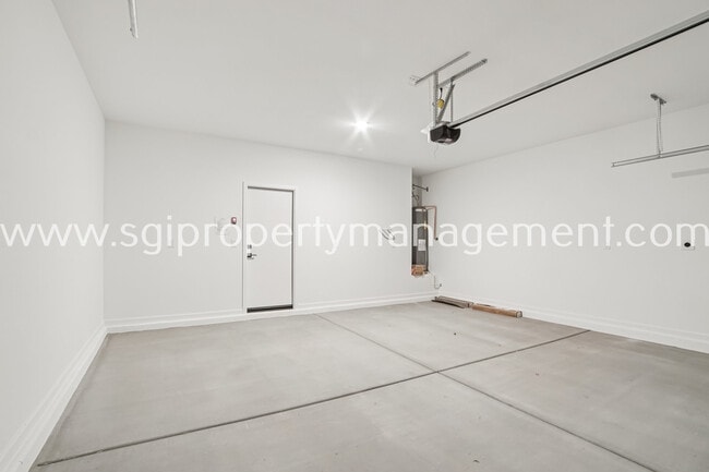 Building Photo - 18259 La Senda Dr W