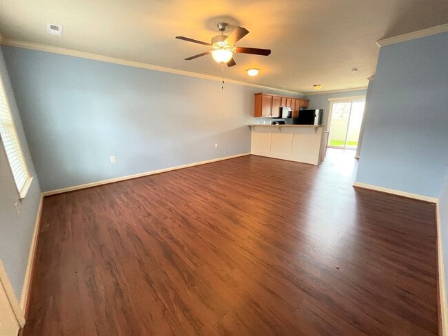 Building Photo - 404 Sullivan Loop Rd