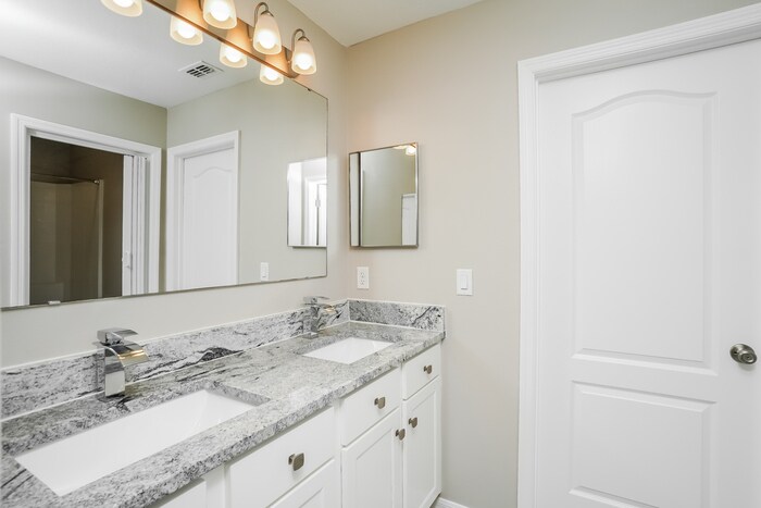 Building Photo - 3861 Strafford Pl