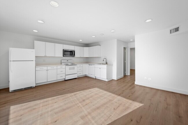 Building Photo - 234 Westheimer Rd