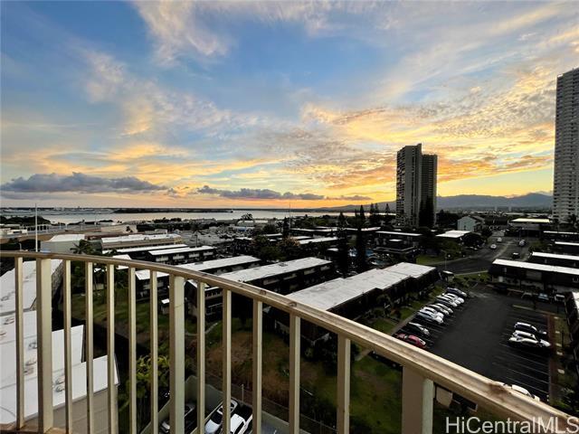 Building Photo - 98-1038-1038 Moanalua Rd