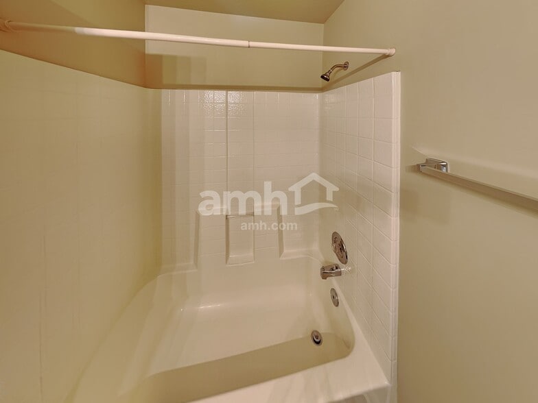 Building Photo - 2663 S 3900 W