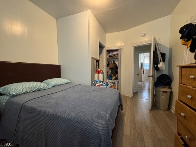 Building Photo - 712 E 27th St