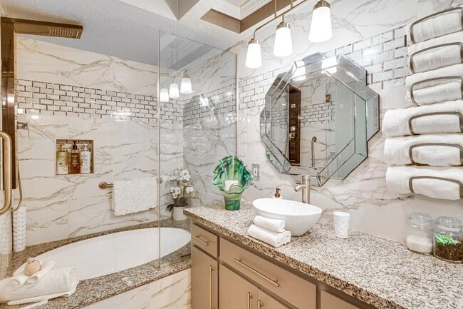 Building Photo - 474 Evergreen Ash