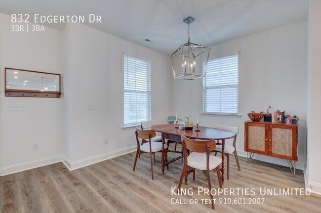 Building Photo - 832 Edgerton Dr
