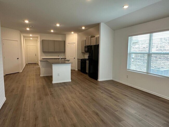 Building Photo - 365 Sonterra Dr