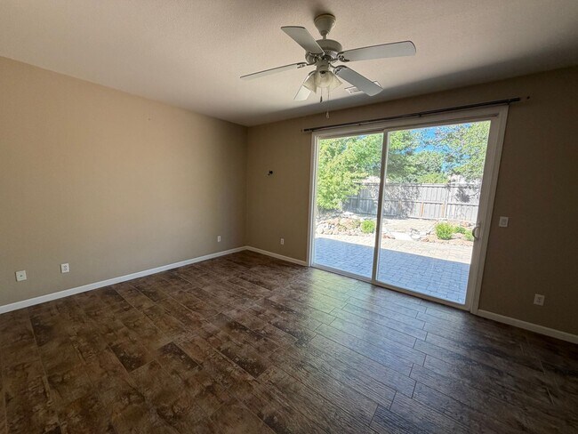 Building Photo - 485 Cicada Ct