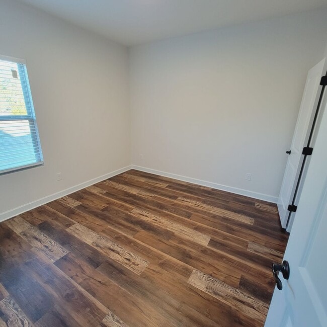Building Photo - Spacious 4BR/2.5BA Home in Steele Creek
