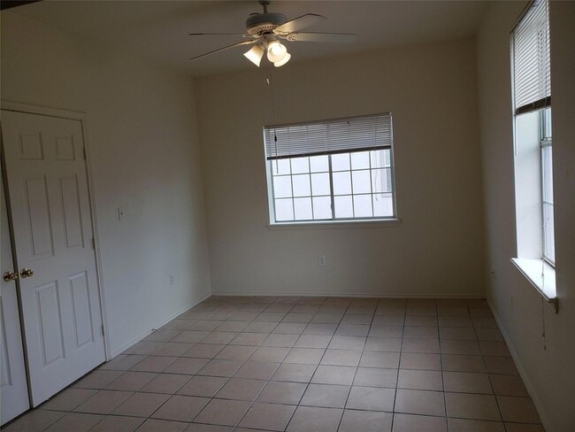Building Photo - 4713 Virginia Ave
