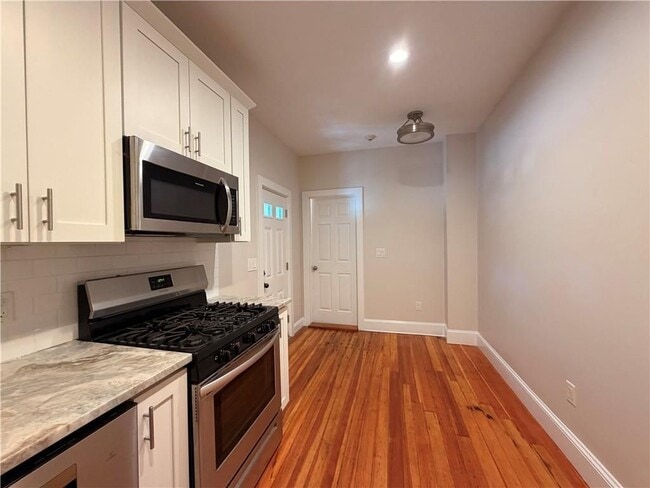 Building Photo - 412 Bellevue Ave